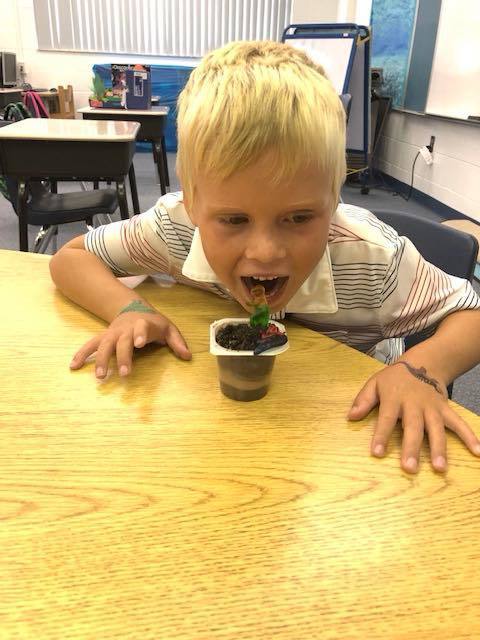 JBE students created "Dino-ramas" and ate Dino Dirt  as part of their summer programming. 