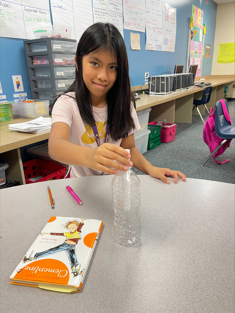 PSE students write messages in a bottle to favorite author