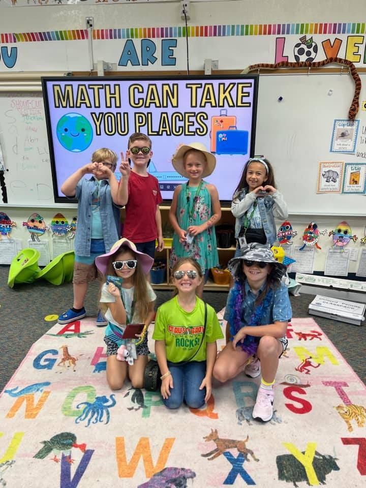 Citrus Grove students dress up as tacky tourists