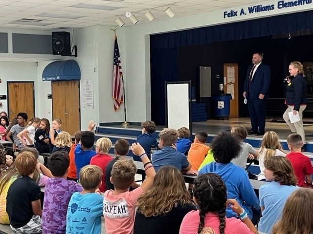 Attorneys Jon Eberst and Donna Demarchi teach students about how a bill becomes a law